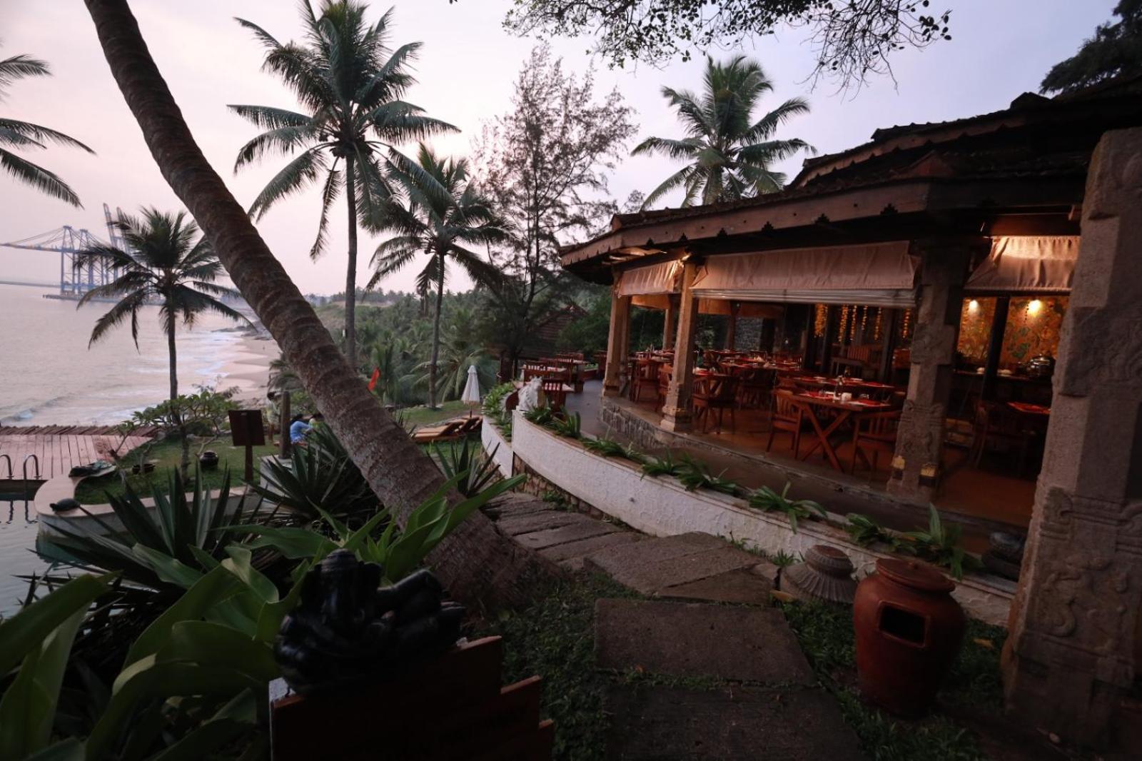 Niraamaya Wellness Retreats, Surya Samudra, Kovalam Ngoại thất bức ảnh